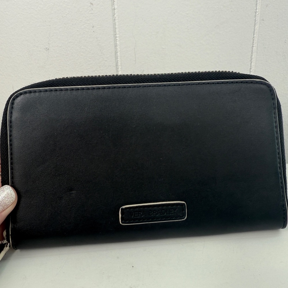 Vera Bradley Zip Around Wallet inner zipper compartment, 2 sides credit cards